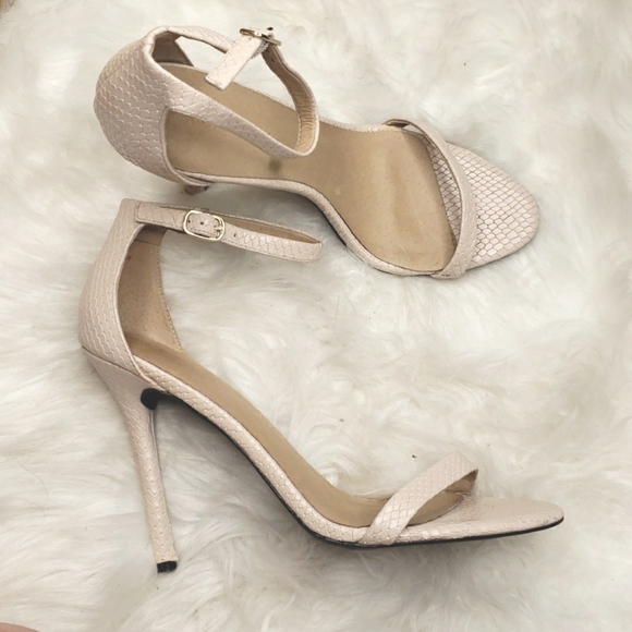 PURE NAVY Cream nude Leather Two-Piece Alnke strap Sandal Off white 9M … - Picture 2 of 13